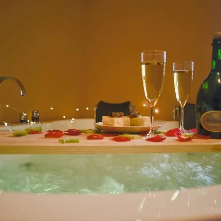 Buranoroom Jacuzzi De Gamme Parkingfree Apartament *